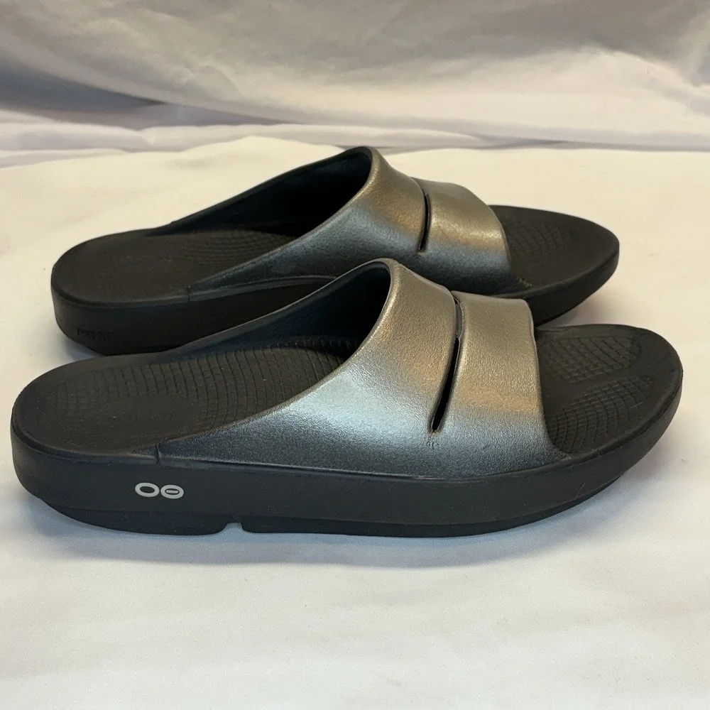 Oofos Sandals Ooahh Slides M 7 / W 9 EU 40 Beach Metallic Iridescent Calypso‎